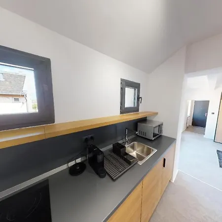 In 7 Apartment