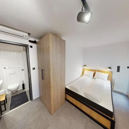 In 7 Apartment *